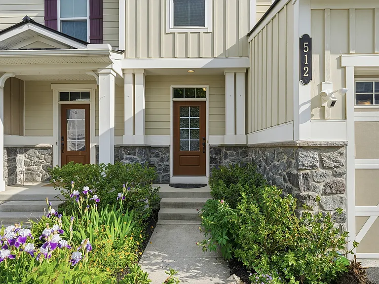 512 Quarry Point Rd — Photo 3