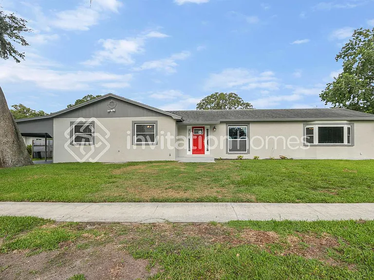 810 Bishop Pl — Photo 1