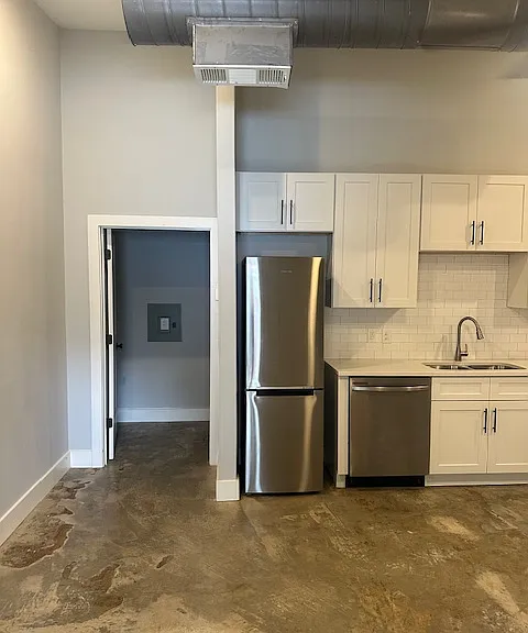 118-130 S Pearl St #128-B — Photo 3