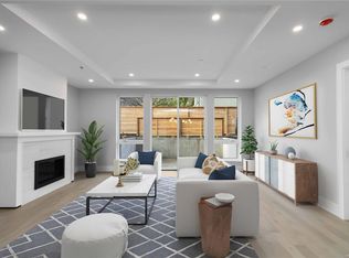 986 Doumac Ave #101, Saanich, BC V8Y 1M4