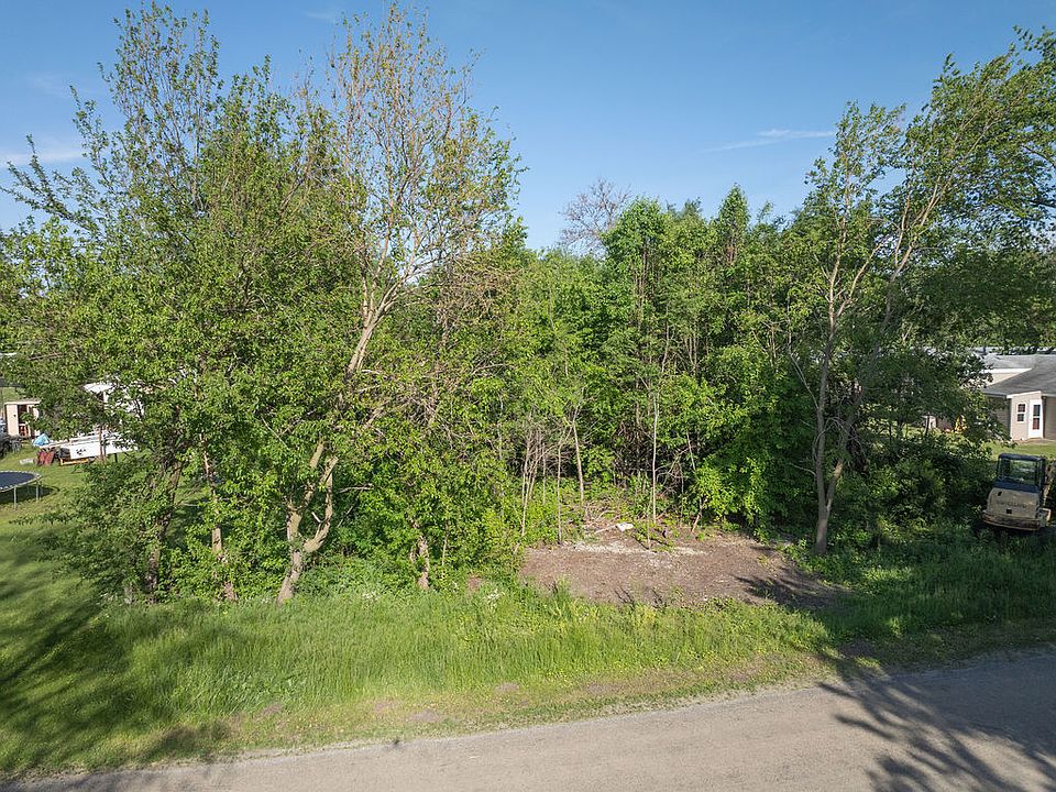 1st image of 146 N Robert Dr