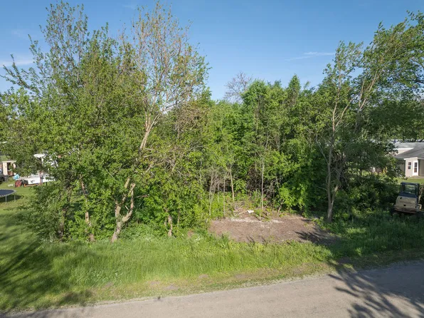146 N Robert Dr, Godley, IL 60407