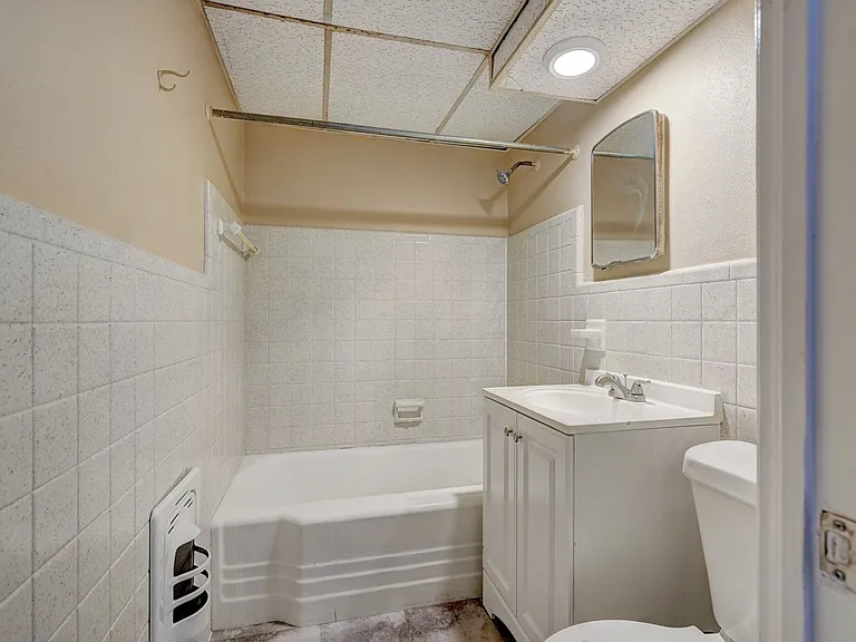 3131 N May Ave — Photo 8
