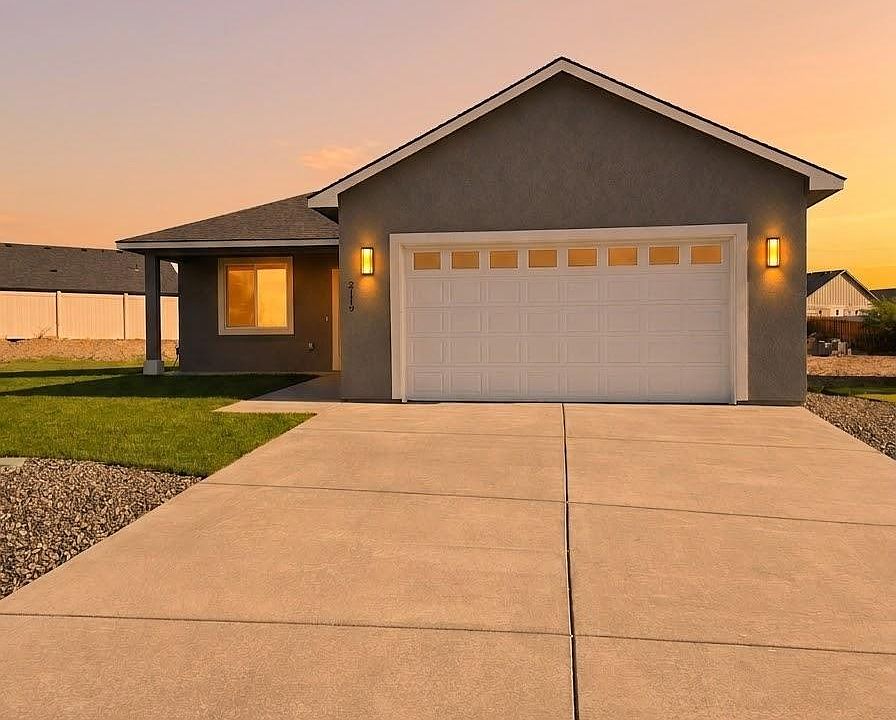 1st image of 2119 S Elm Pl