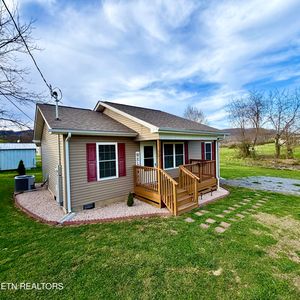 668 Town Creek Rd, Speedwell, TN, 37870