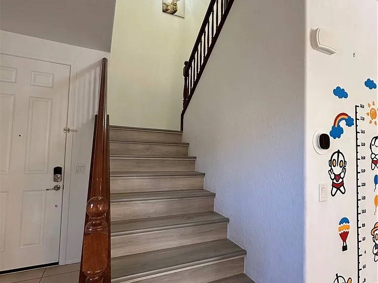 9325 Goldenbush Ct — Photo 11