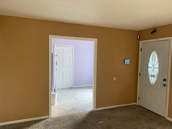 5th image of 724 Chin St