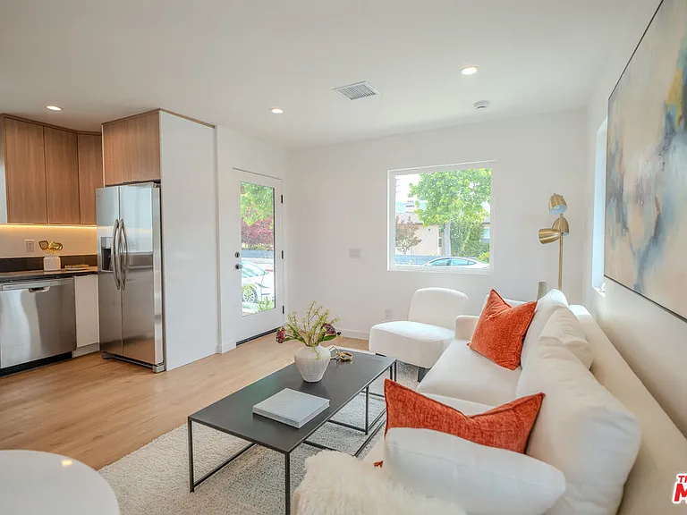 1139 N Lima St — Photo 5