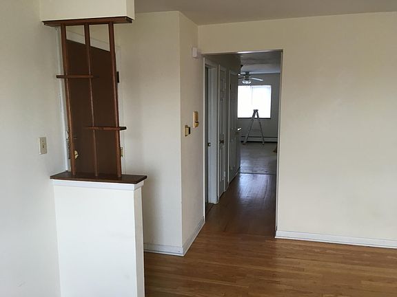 3rd image of 9212 Sally Ln APT 1E