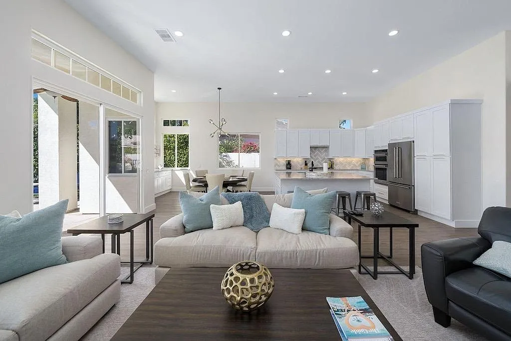 3 bed, 3.5 bath, 2880 sqft, $9,900 — Photo 4