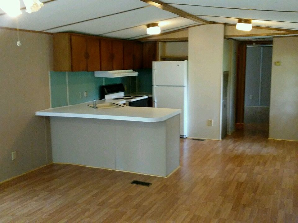 1st image of 100 Fernwood Dr