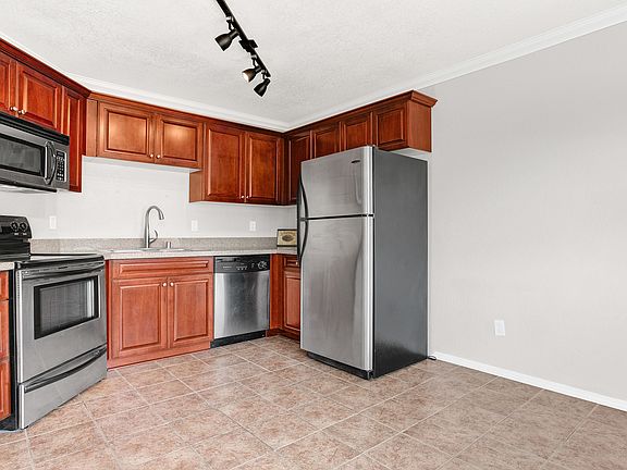 5th image of 3455 Paseo De Alicia Unit 10