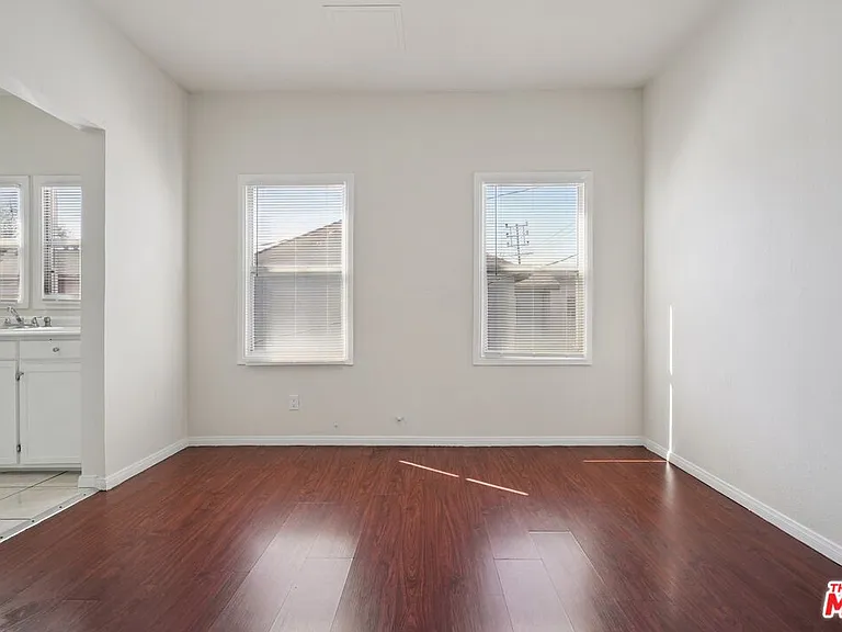 1464 3/4 W 35th Pl — Photo 7