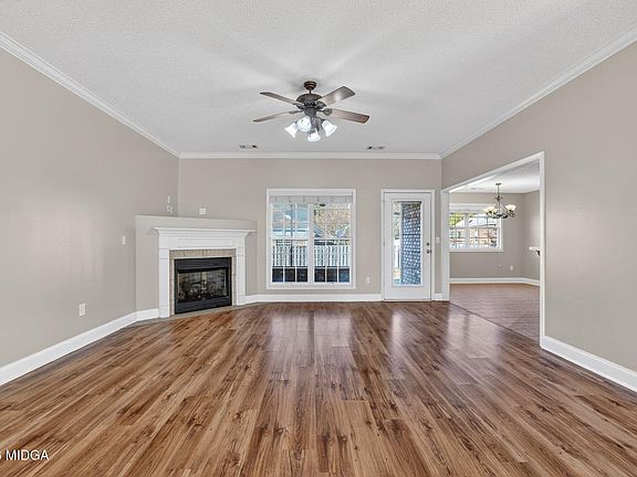 3rd image of 1022 Thistlewood Dr