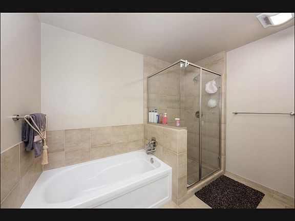 5th image of 425 1st St #43