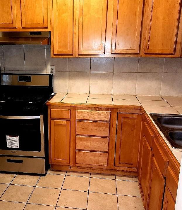 1st image of 1723 Greenview Pl