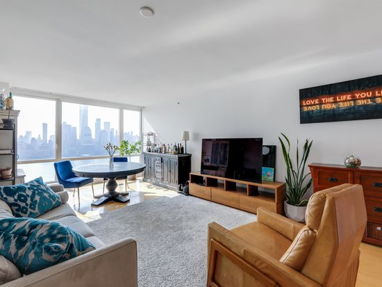 2 2nd St #3704, Jersey City, NJ 07302