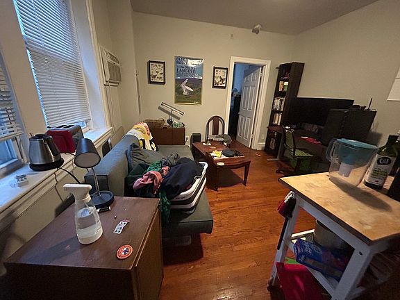 3rd image of 4537 Osage Ave #37