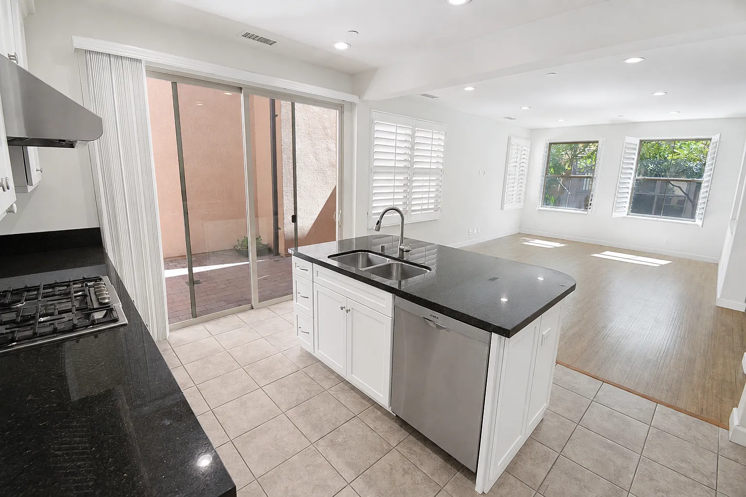 3 bed, 1610 sqft, $4,300 — Photo 4