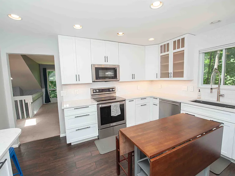 973 Hollow Creek Dr — Photo 3