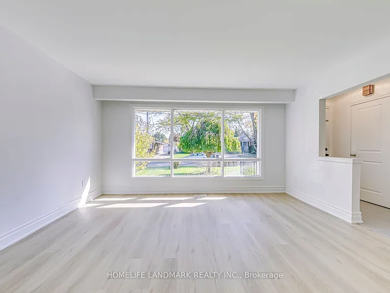 146 Manning Ave — Photo 7