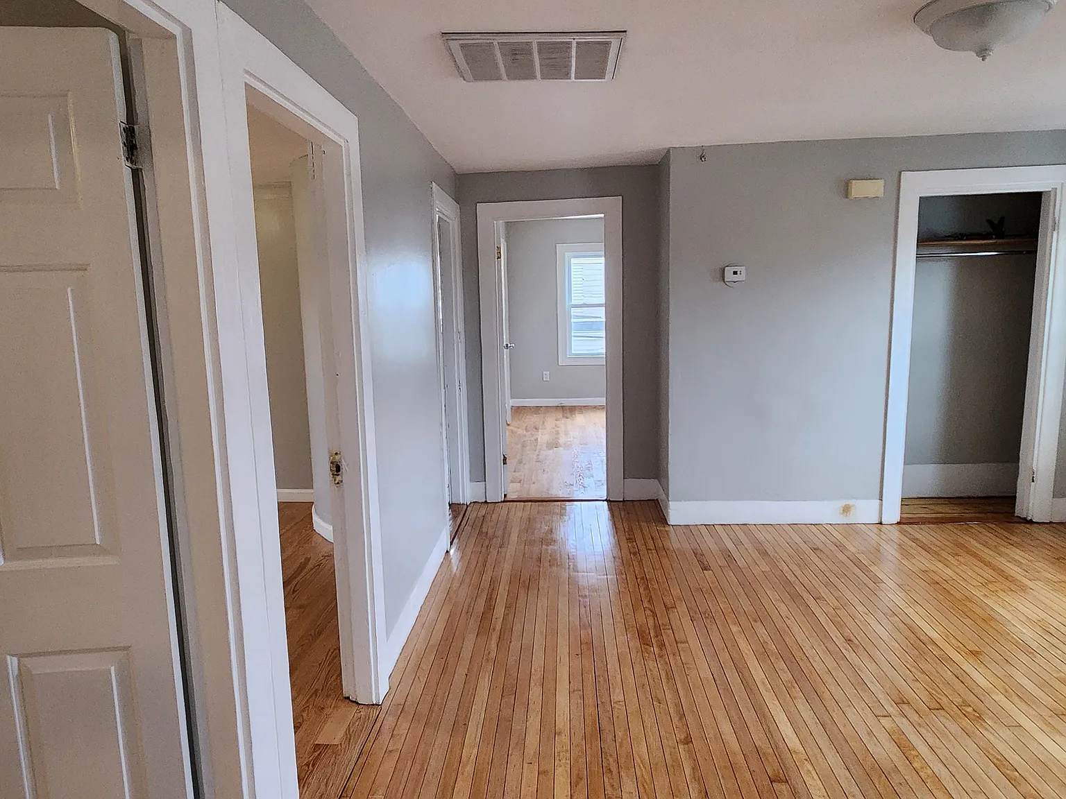 3 bed, 1500 sqft, $2,800 — Photo 4