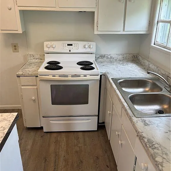 110 W 15th St — Photo 5