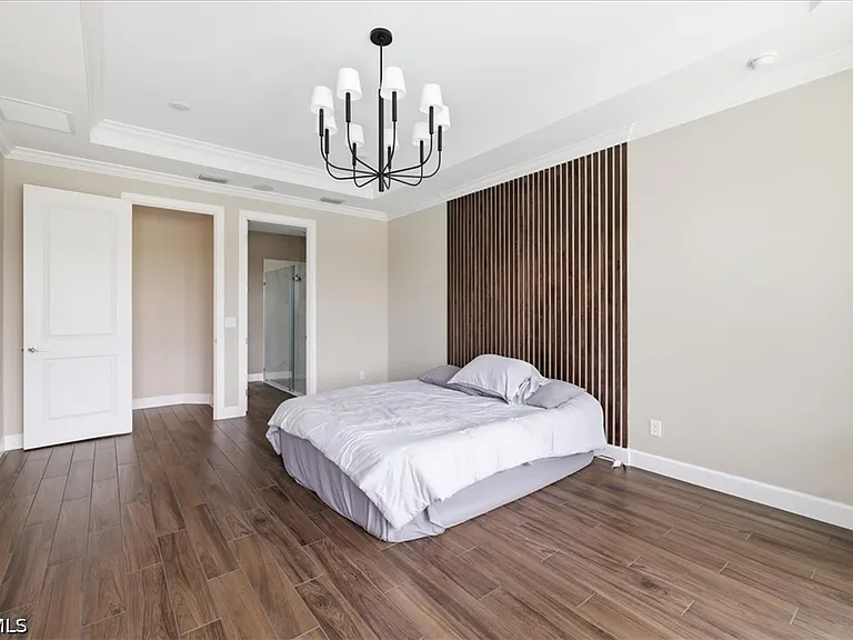 26801 Victoria Pl — Photo 20