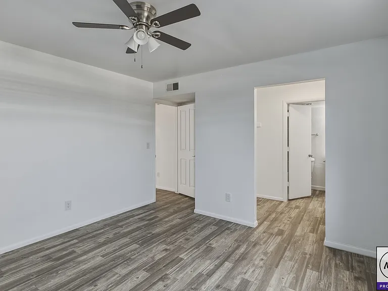 2330 W Lone Cactus Dr #103 — Photo 7