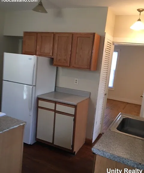 Sylvia St — Photo 1