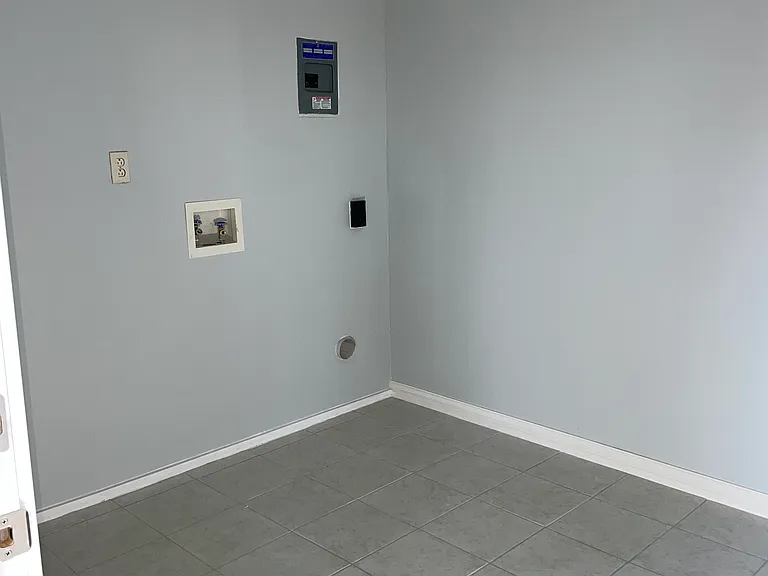 2801 Lexington Ave — Photo 10