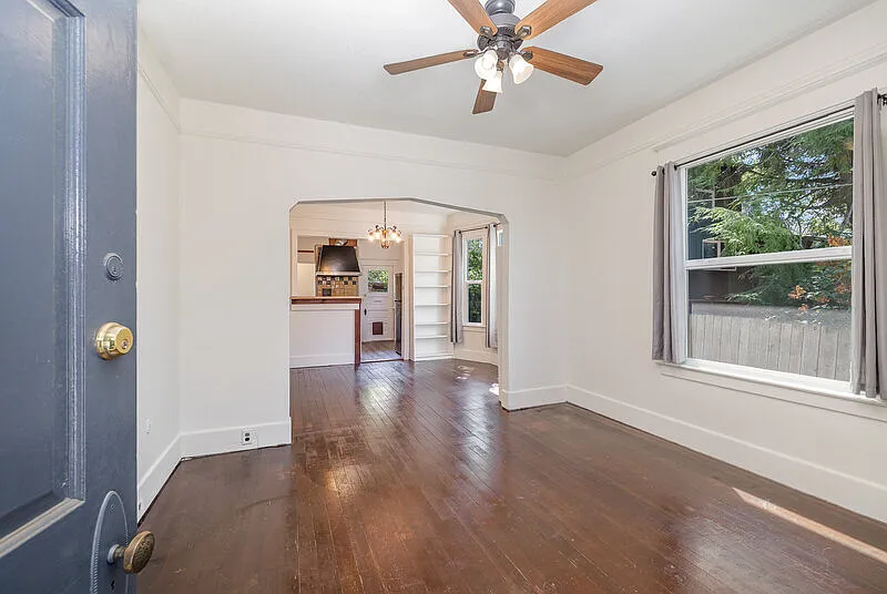 2 bed, 1.0 bath, 1475 sqft, $4,200 — Photo 2