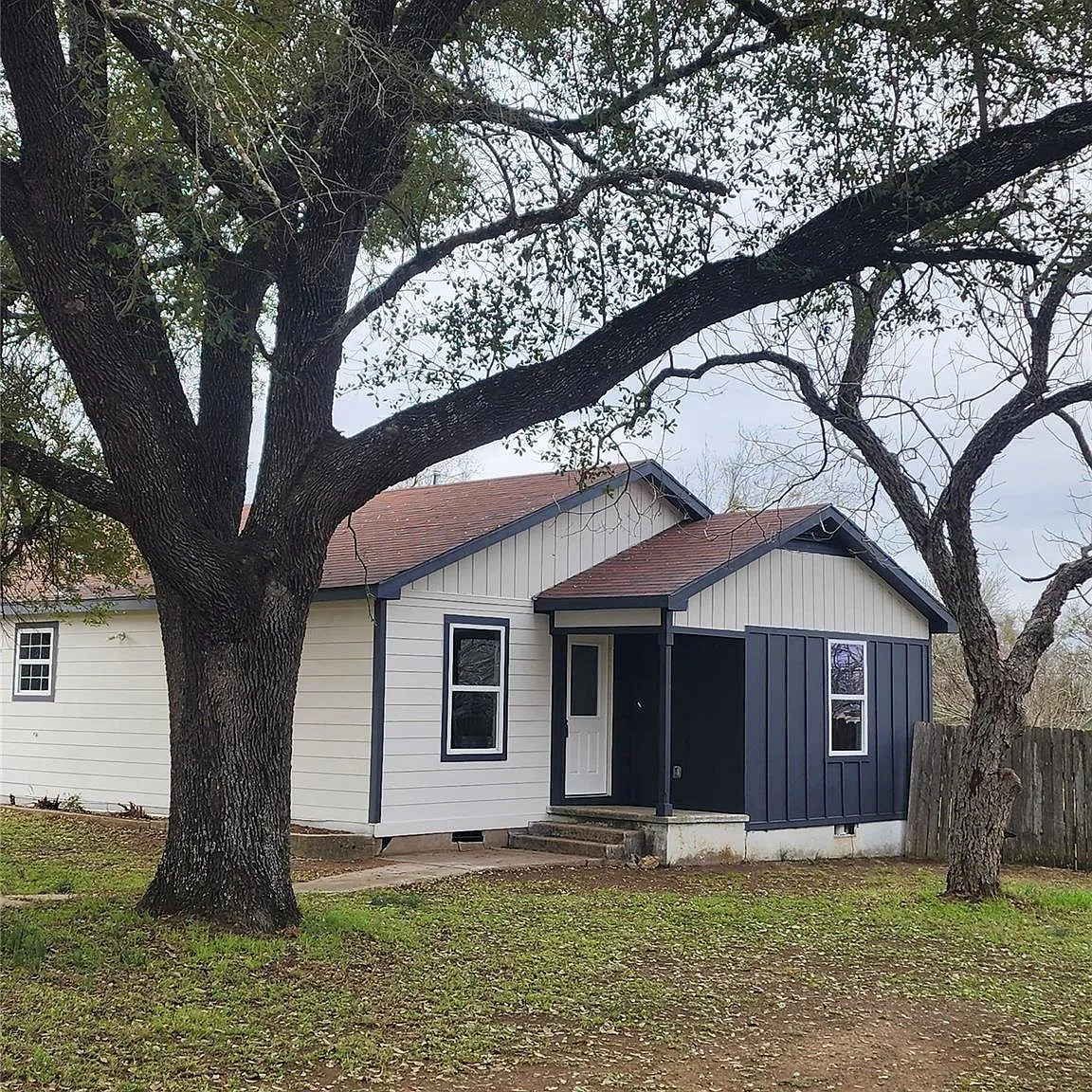3 bed, 2.0 bath, 1148 sqft, $1,350 — Photo 4