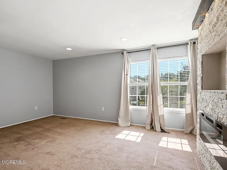 702 Carnation Dr #702 — Photo 14
