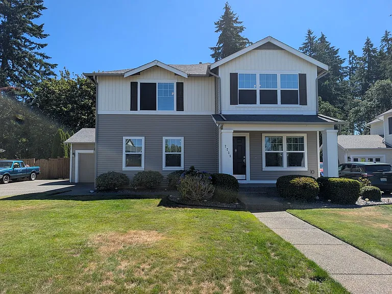 2233 Wallace Loop — Photo 1