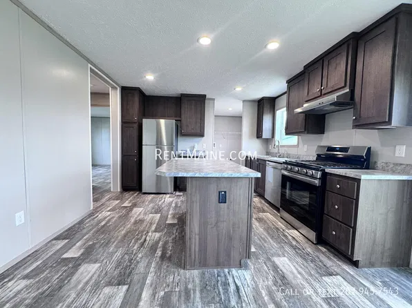 104 H Ct, Pittsfield, ME 04967