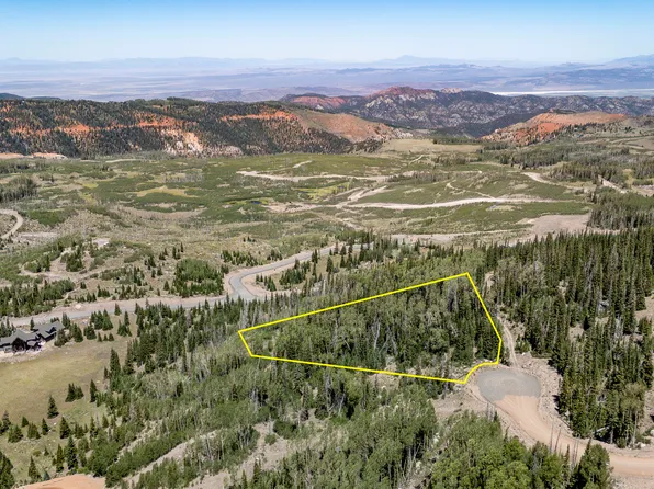1055 E Paddington Cir, Brian Head, UT 84719