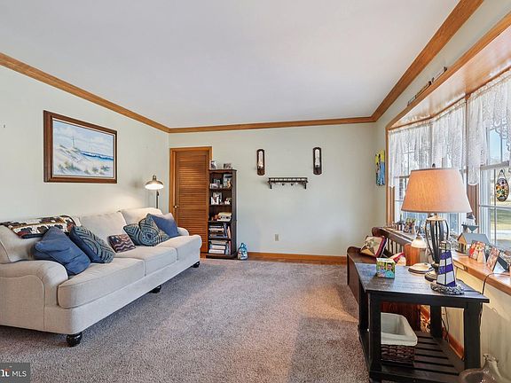 4th image of 2431 Mistletoe Ln