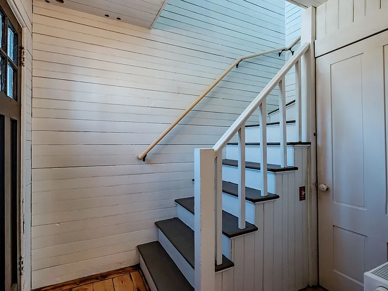 140 Clark St — Photo 4