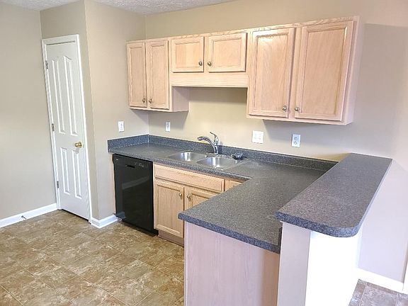 3rd image of 3129 Holsted Dr