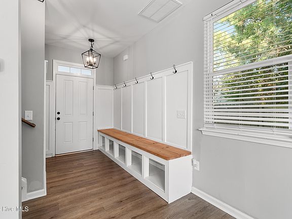 4th image of 1699 Datchet Lane SE
