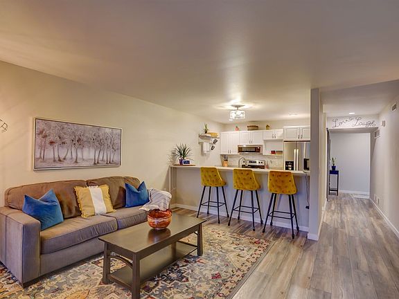 2nd image of 181 E Railroad St #105