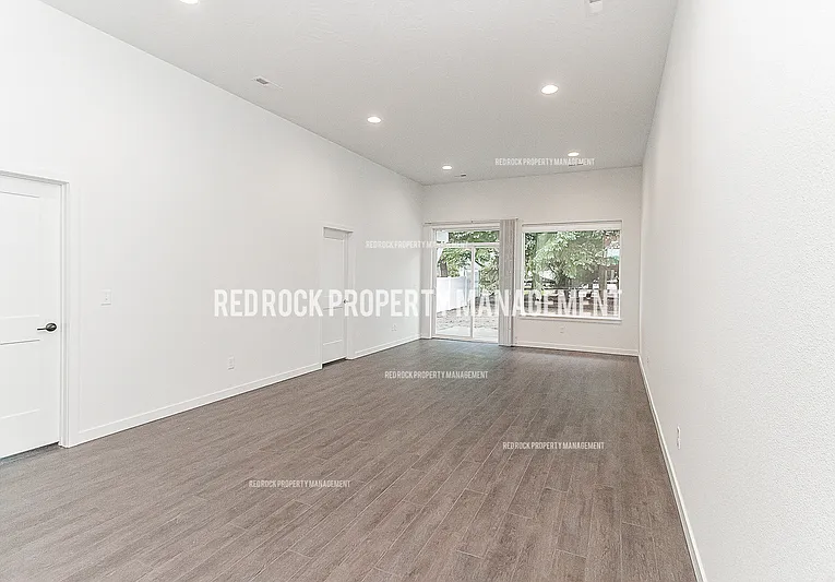 610 S Crescent Ln — Photo 4