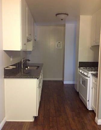 3rd image of 823 Wescove Pl
