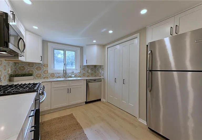 2179 Surrey Ct SE — Photo 7