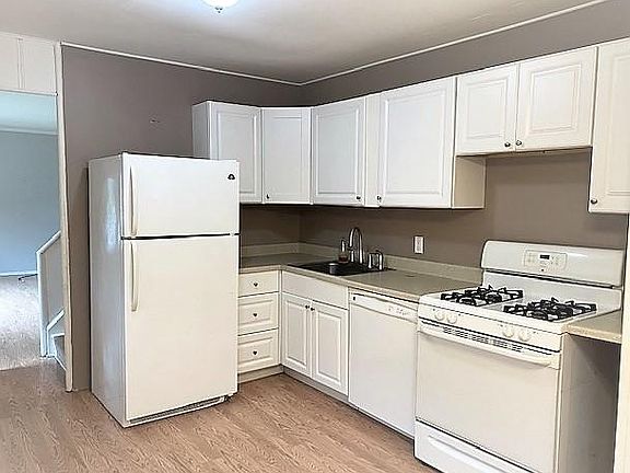 5th image of 8 Grand Haven Dr