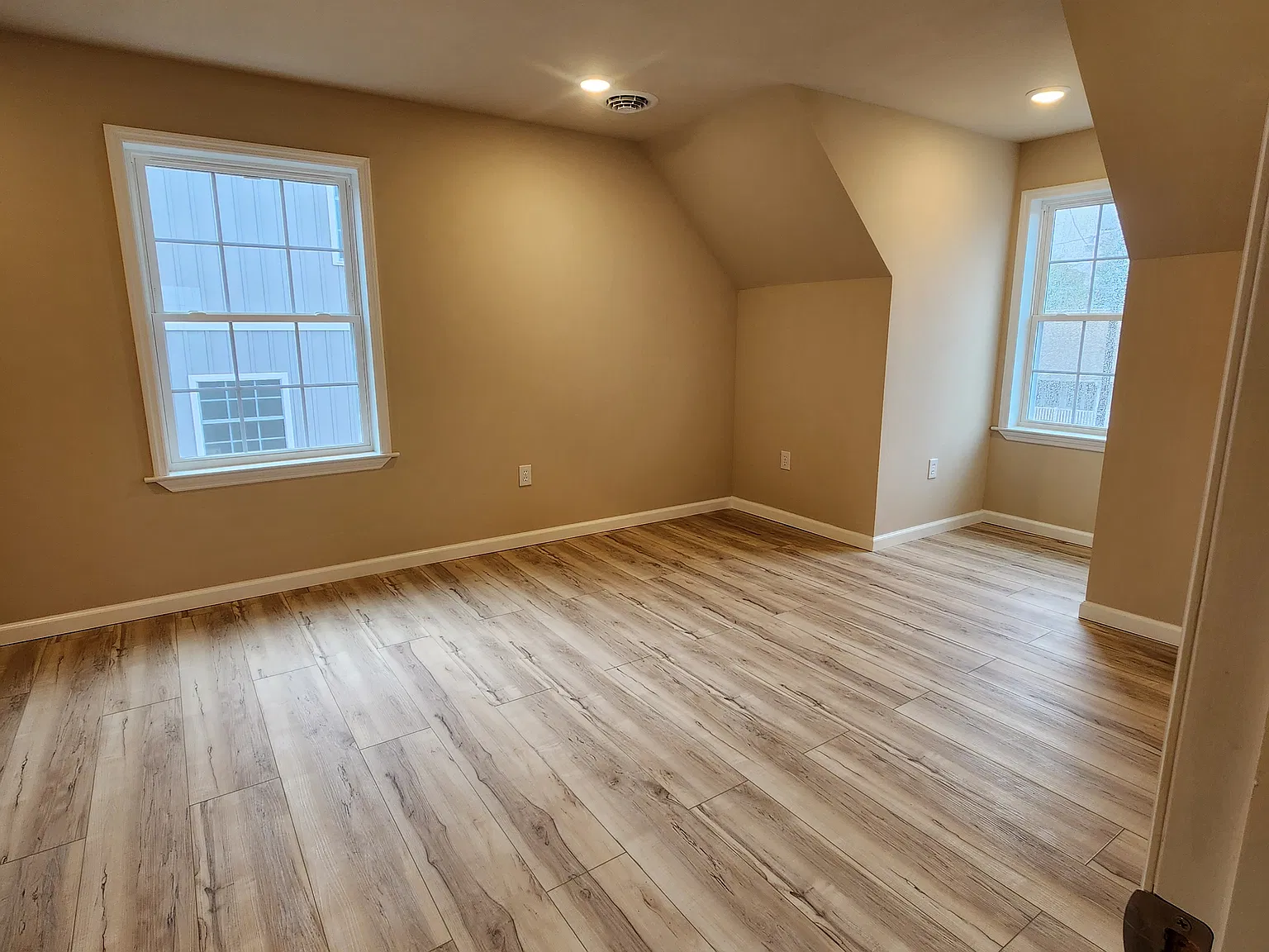 3 bed, 2.5 bath, 1770 sqft, $2,300 — Photo 4