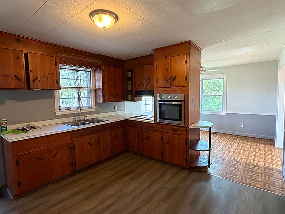 4th image of 708 Springfield Rd