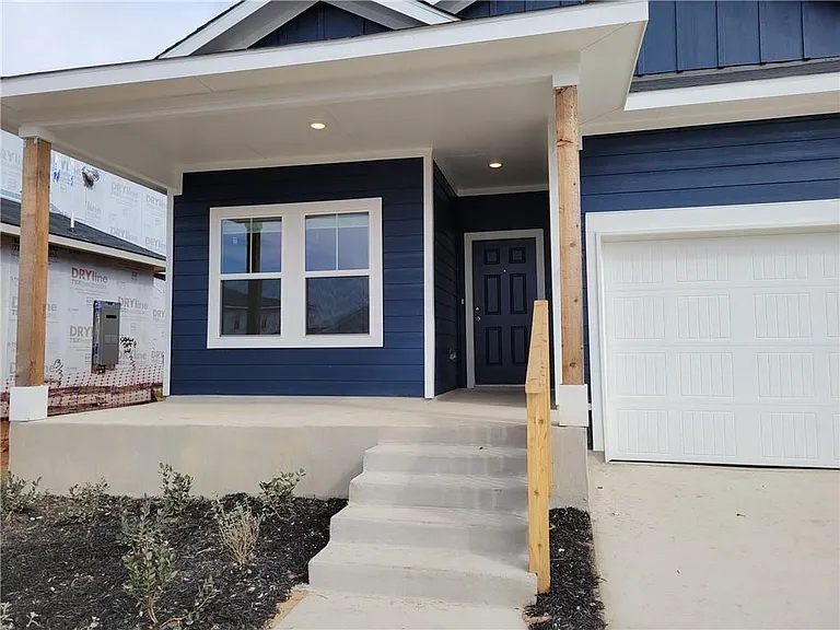 244 Crystal Brook Dr — Photo 2