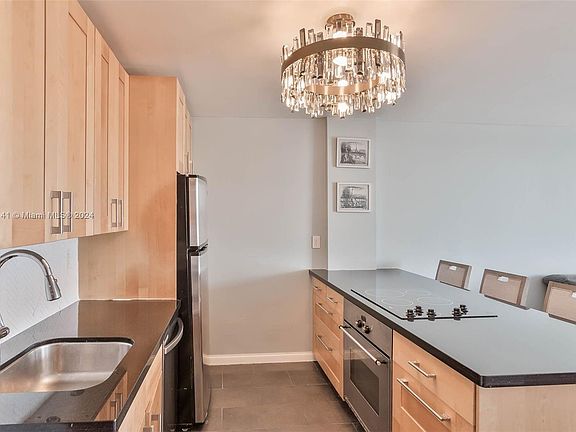 3rd image of 1020 Meridian Ave APT 706